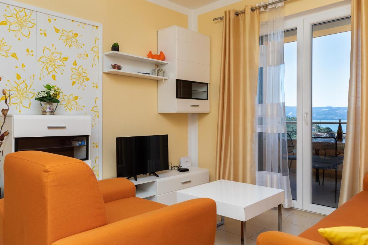 Apartments With A Parking Space Dugi Rat, Omis - 19516 ภายนอก รูปภาพ