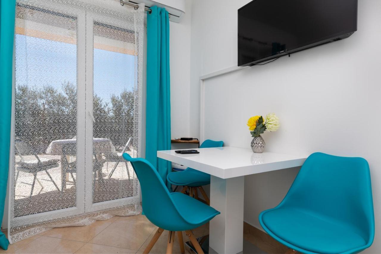 Apartments With A Parking Space Dugi Rat, Omis - 19516 ภายนอก รูปภาพ